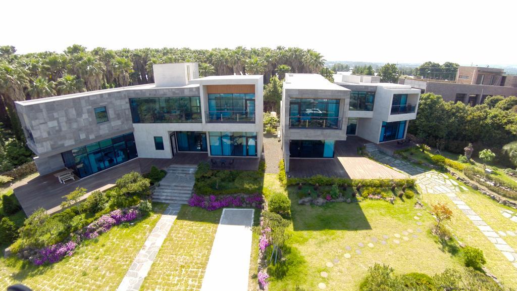 Cobeach Familiar Pension 西归浦市 外观 照片
