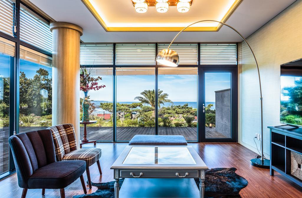 Cobeach Familiar Pension 西归浦市 外观 照片