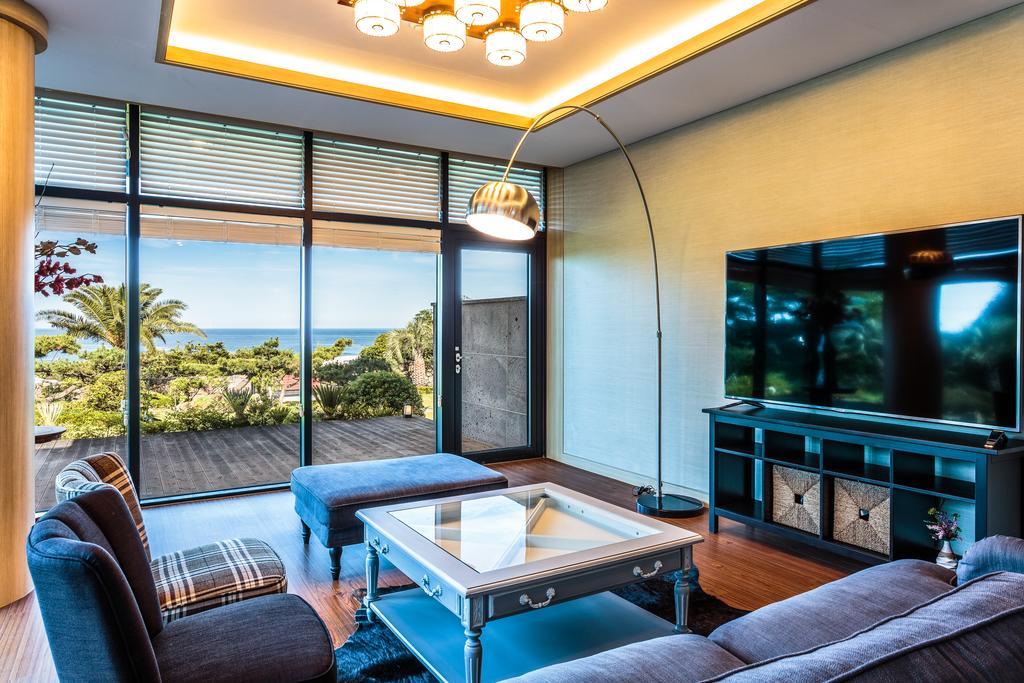Cobeach Familiar Pension 西归浦市 外观 照片