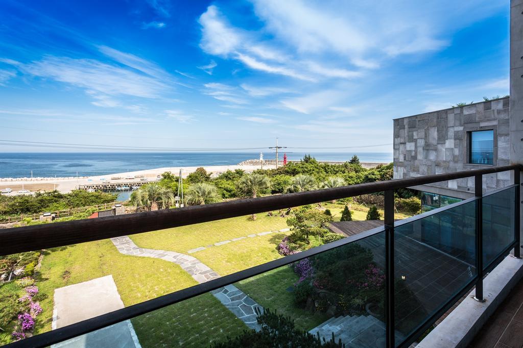 Cobeach Familiar Pension 西归浦市 外观 照片