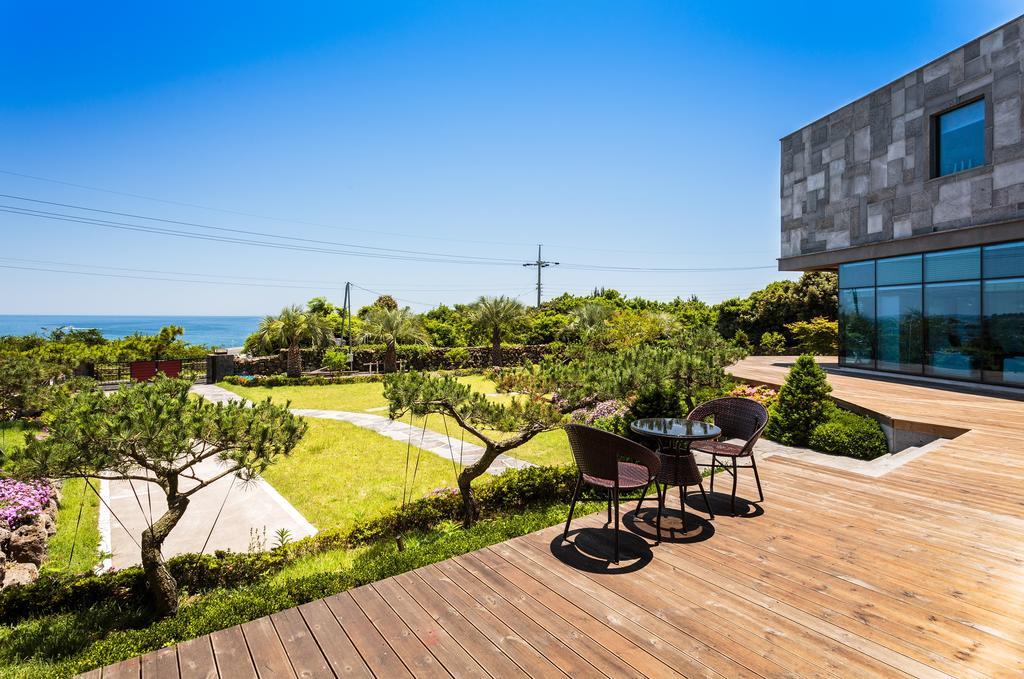 Cobeach Familiar Pension 西归浦市 外观 照片