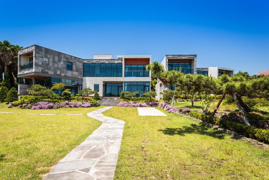 Cobeach Familiar Pension 西归浦市 外观 照片