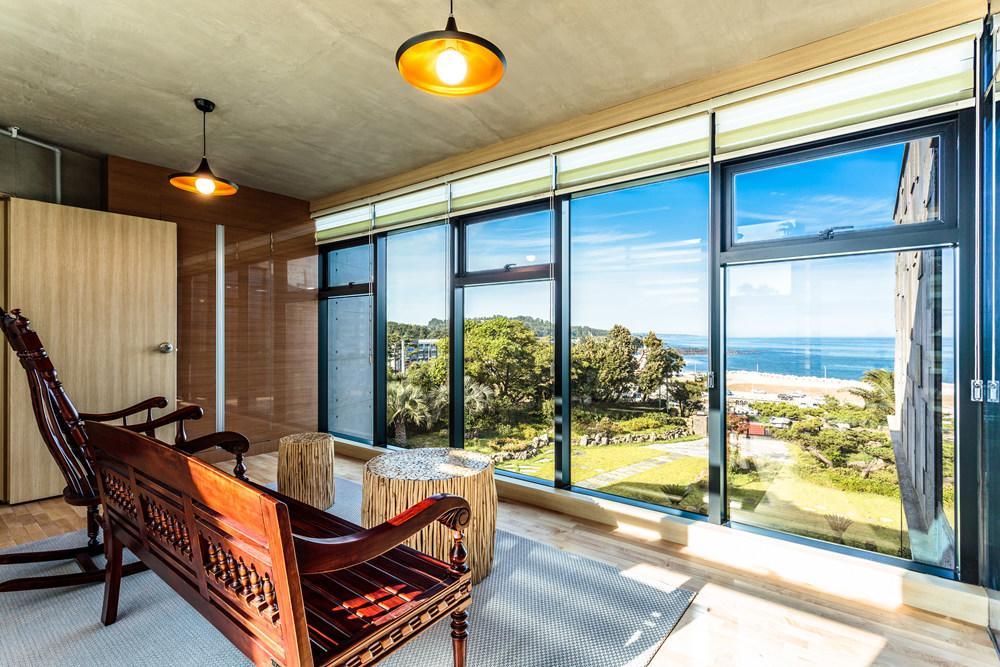 Cobeach Familiar Pension 西归浦市 外观 照片